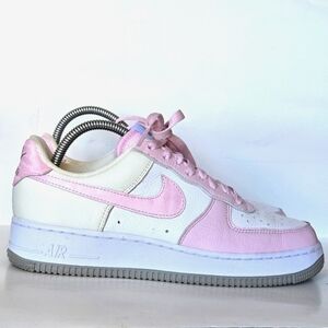 Nike Women’s Air Force 1 Low White and Pink Sneakers!
